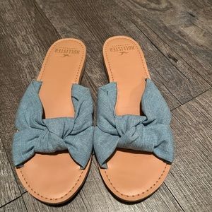 Hollister sandals
